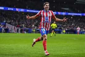 什么是“制度化成瘾”？解析系统如何放大个体弱点。（揭秘“制度化成瘾”：系统如何放大个体脆弱性）